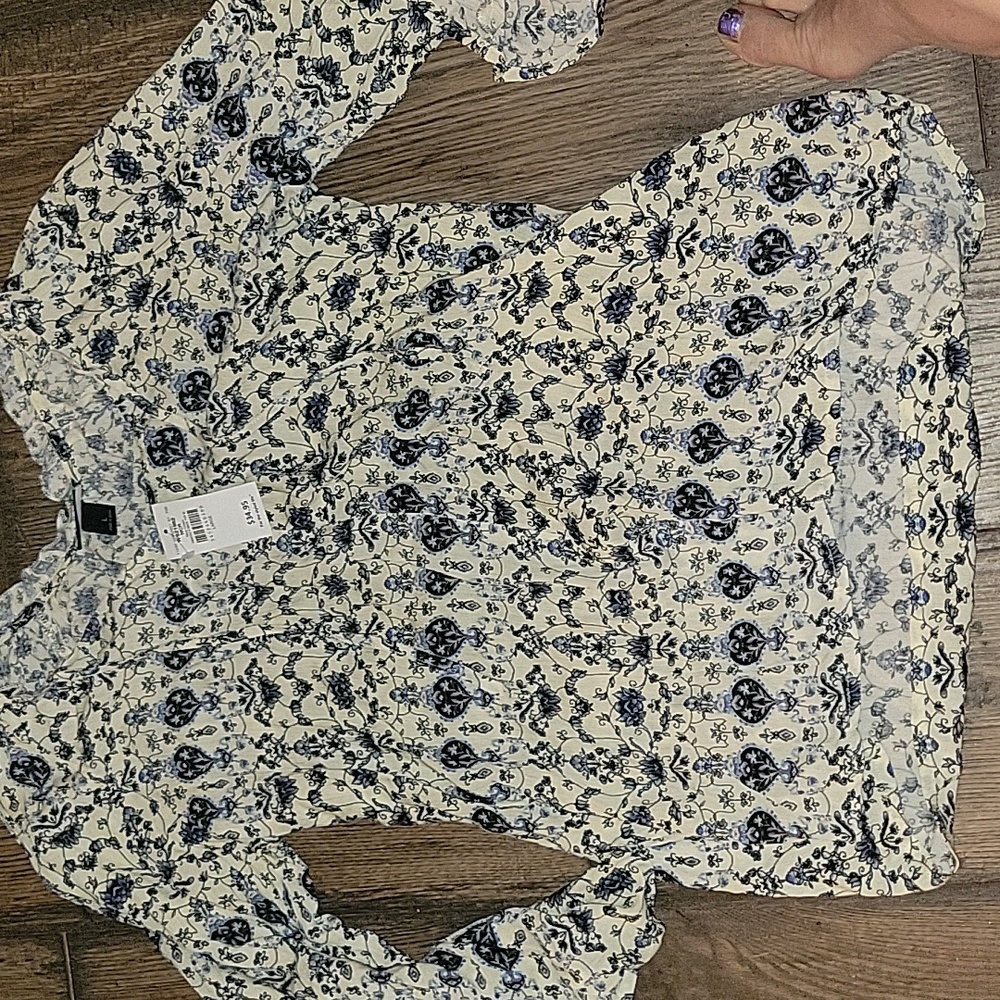 size Large shirt from buckle